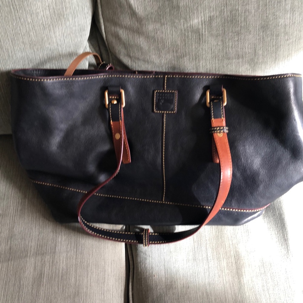 Spacious Navy Dooney & Bourke bag!